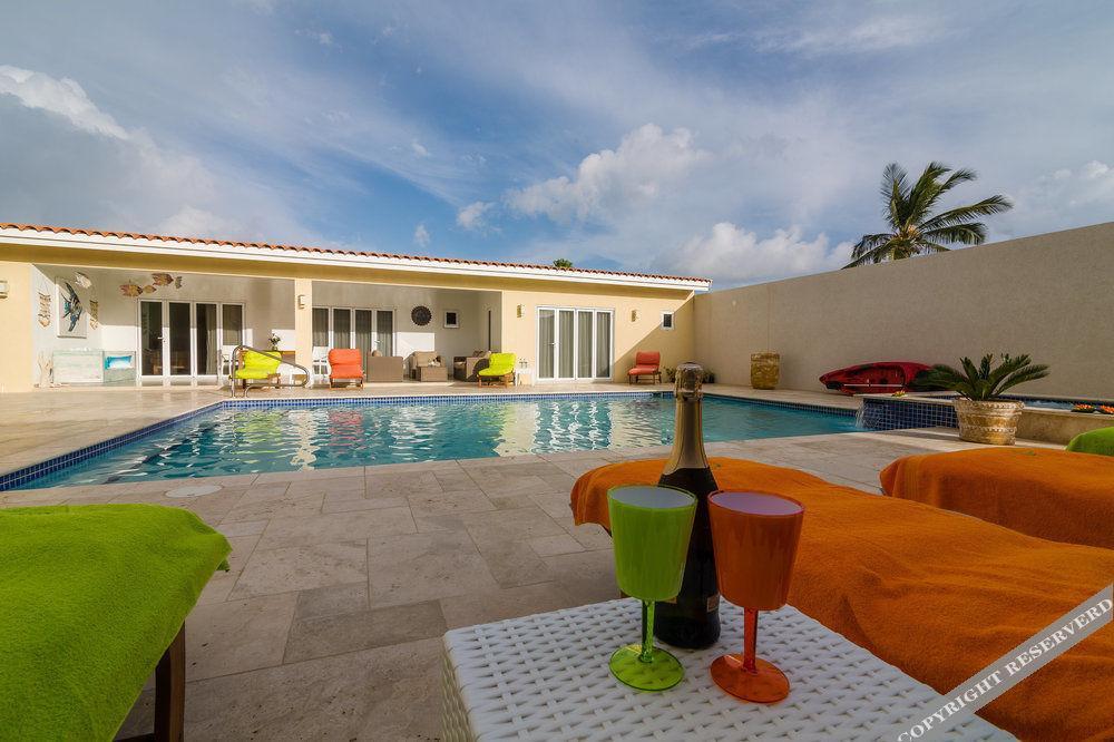 Aruba'S Bakval Suites מראה חיצוני תמונה